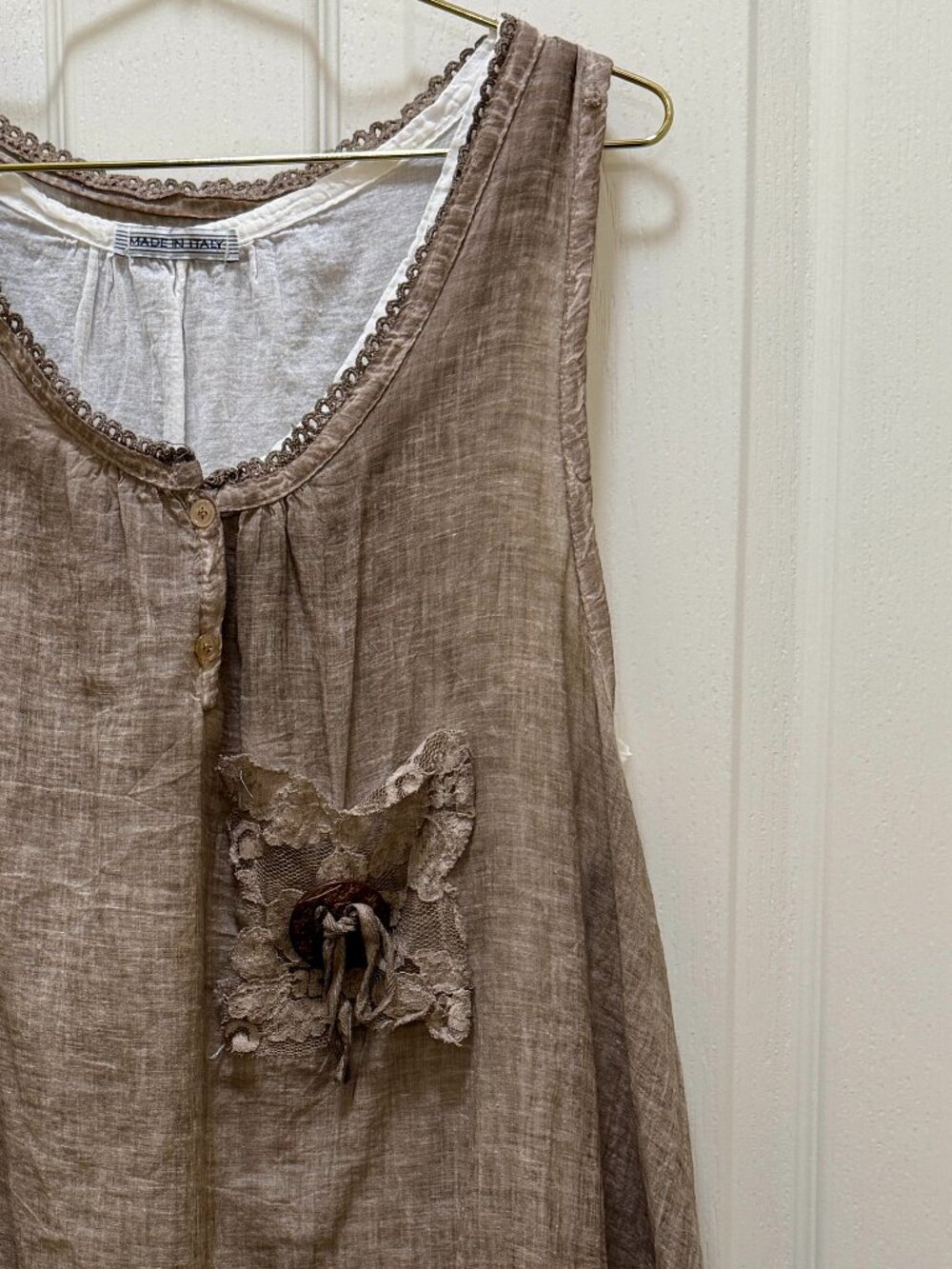 Made In Italy Women's Sleeveless Taupe Layered Tunic Top with Lace Trim Size M - Picture 5 of 12